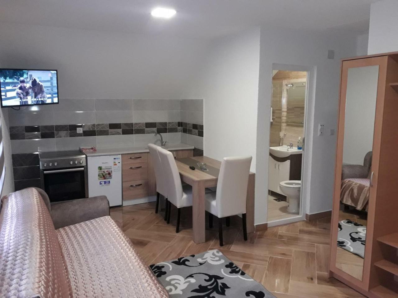 Vuceljic Rooms Andrijevica エクステリア 写真